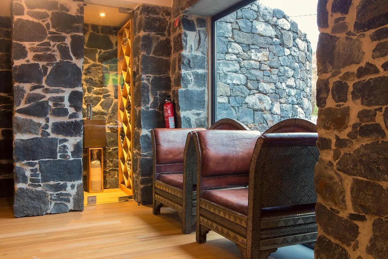 Palheiros Do Serrado By Real Vision Bed & Breakfast Estreito Da Calheta 0*,  Portugal