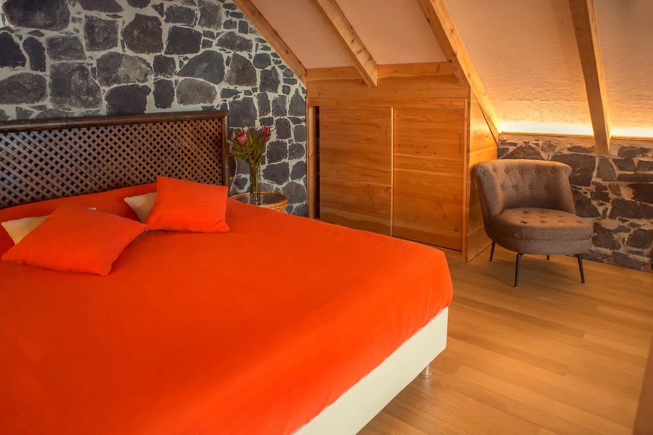 Palheiros Do Serrado By Real Vision Bed & Breakfast Estreito Da Calheta 0*,