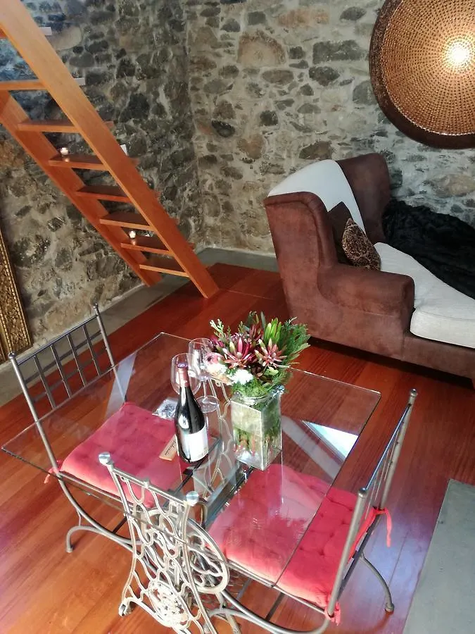Palheiros Do Serrado By Real Vision Bed & Breakfast Estreito Da Calheta 0*,  Portugal