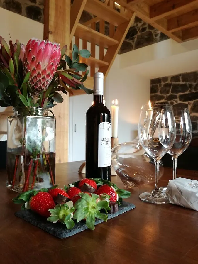 Palheiros Do Serrado By Real Vision Bed & Breakfast Estreito Da Calheta 0*,